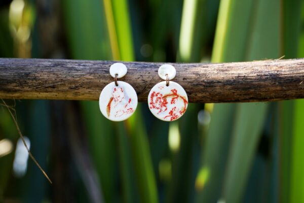 Porcelain jewellery with flowers designe