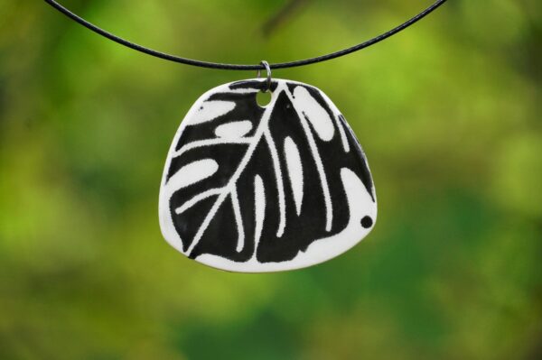 Ceramic jewellery from NZ